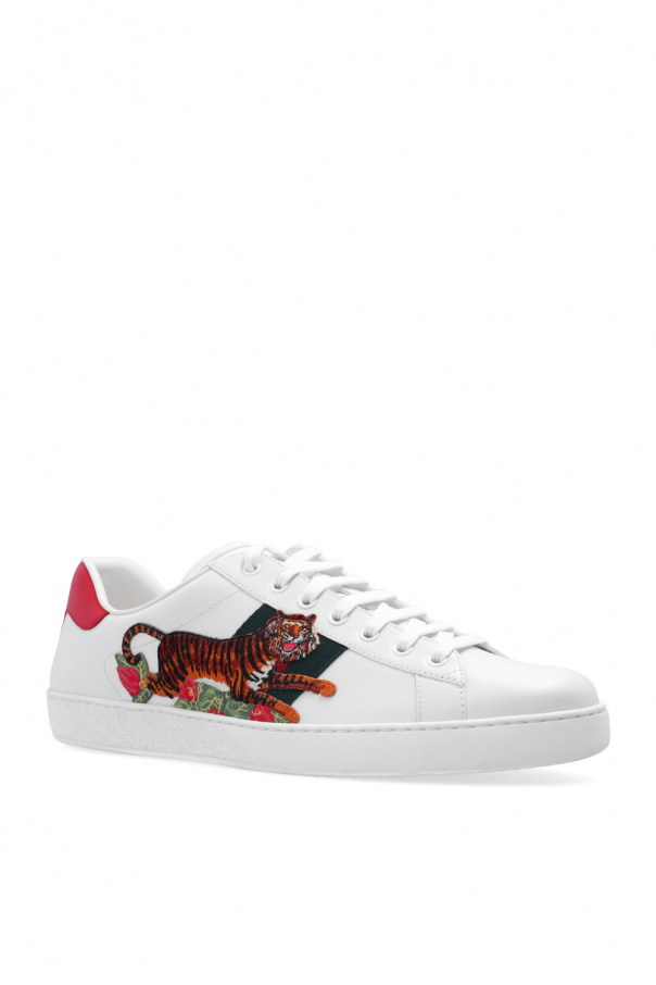 Gucci shoes sales with tiger